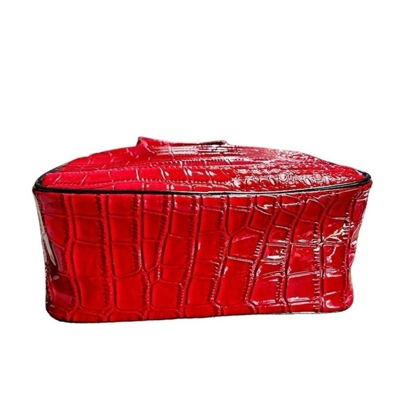 ELIZABETH ARDEN, NWOT, RED TRAVEL, COSMETIC BAG. SNAKESKIN PATTERN. 11”W X 8”H - Picture 5 of 8
